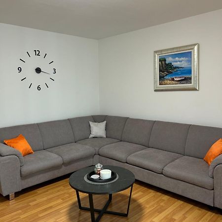 Garden Apartment Dina With Free Parking Сплит Екстериор снимка