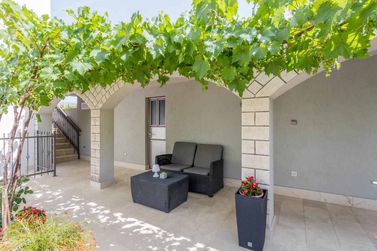 Garden Apartment Dina With Free Parking Сплит Екстериор снимка