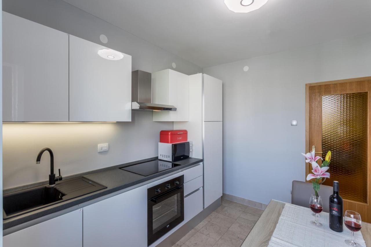 Garden Apartment Dina With Free Parking Сплит Екстериор снимка